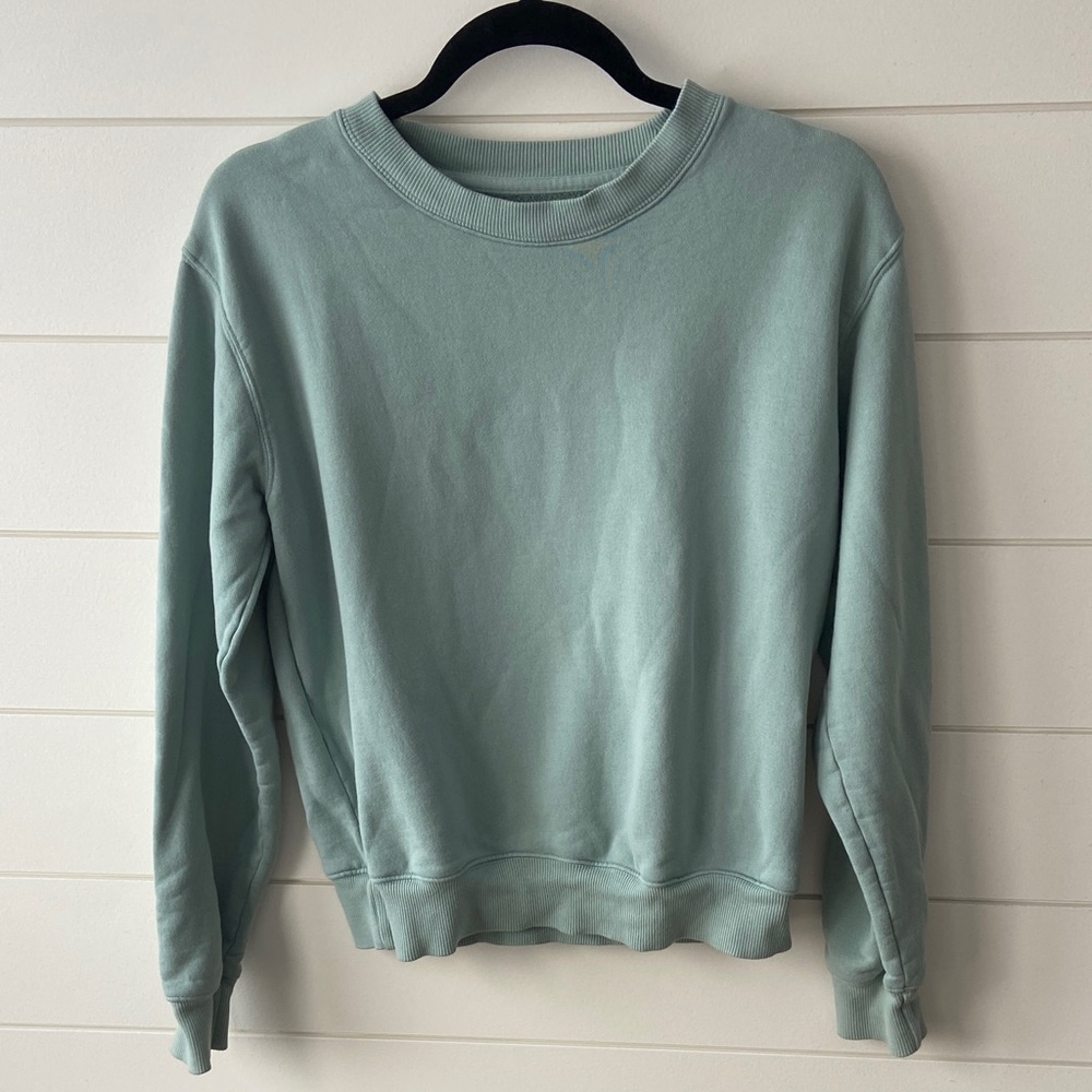 Aritzia Wilfred free crew neck size small